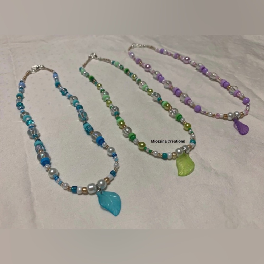 5/$20 ENTIRE SHOP CLEARANCE Leaf beaded necklace | Growth necklace 🍃